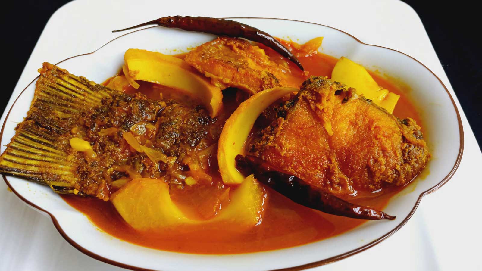 তৈরি করুন চালতার দুই পদ