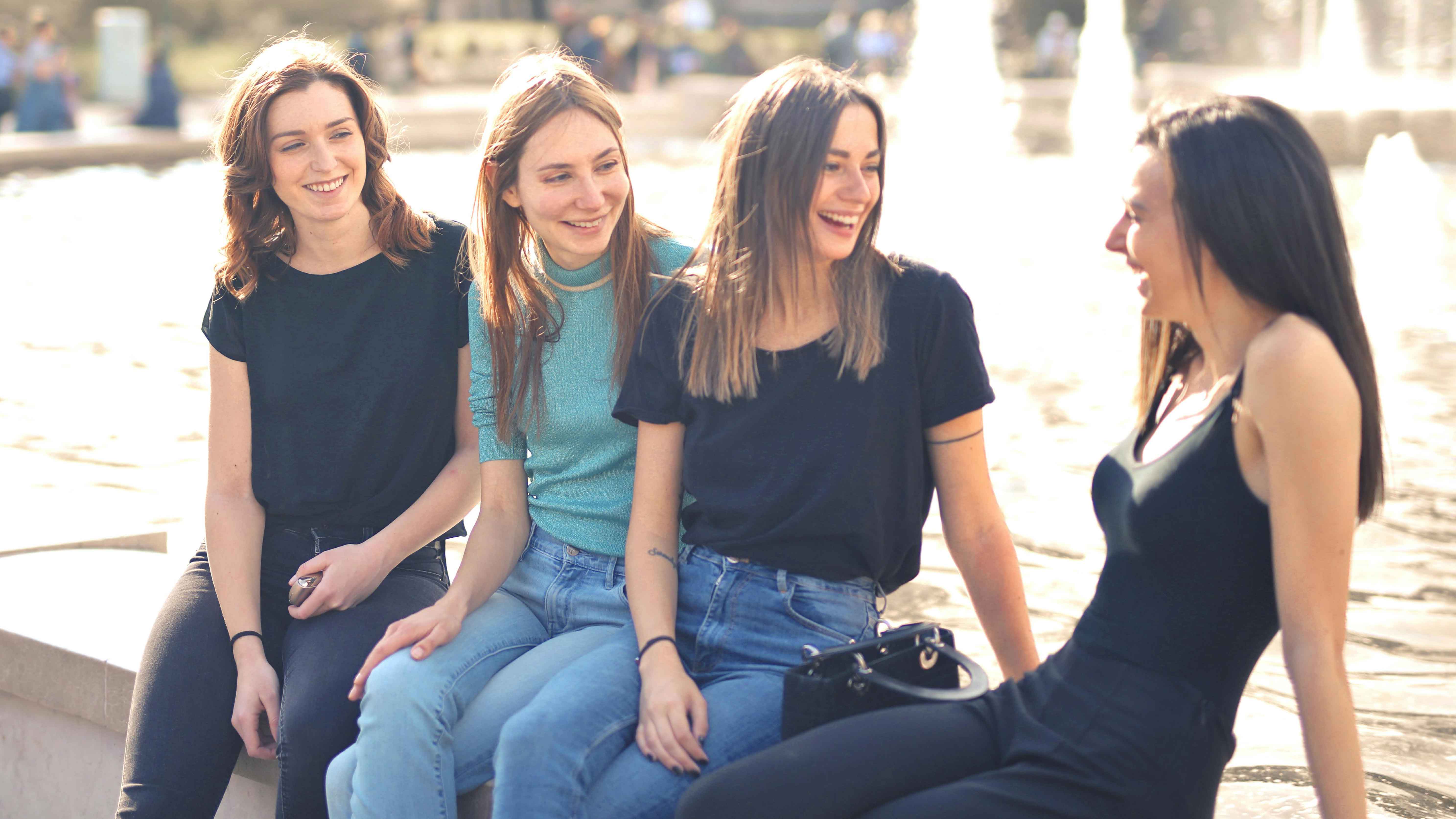 কোন দেশে বন্ধু পাতানো সহজ আর কোন দেশে কঠিন, জনে নিন