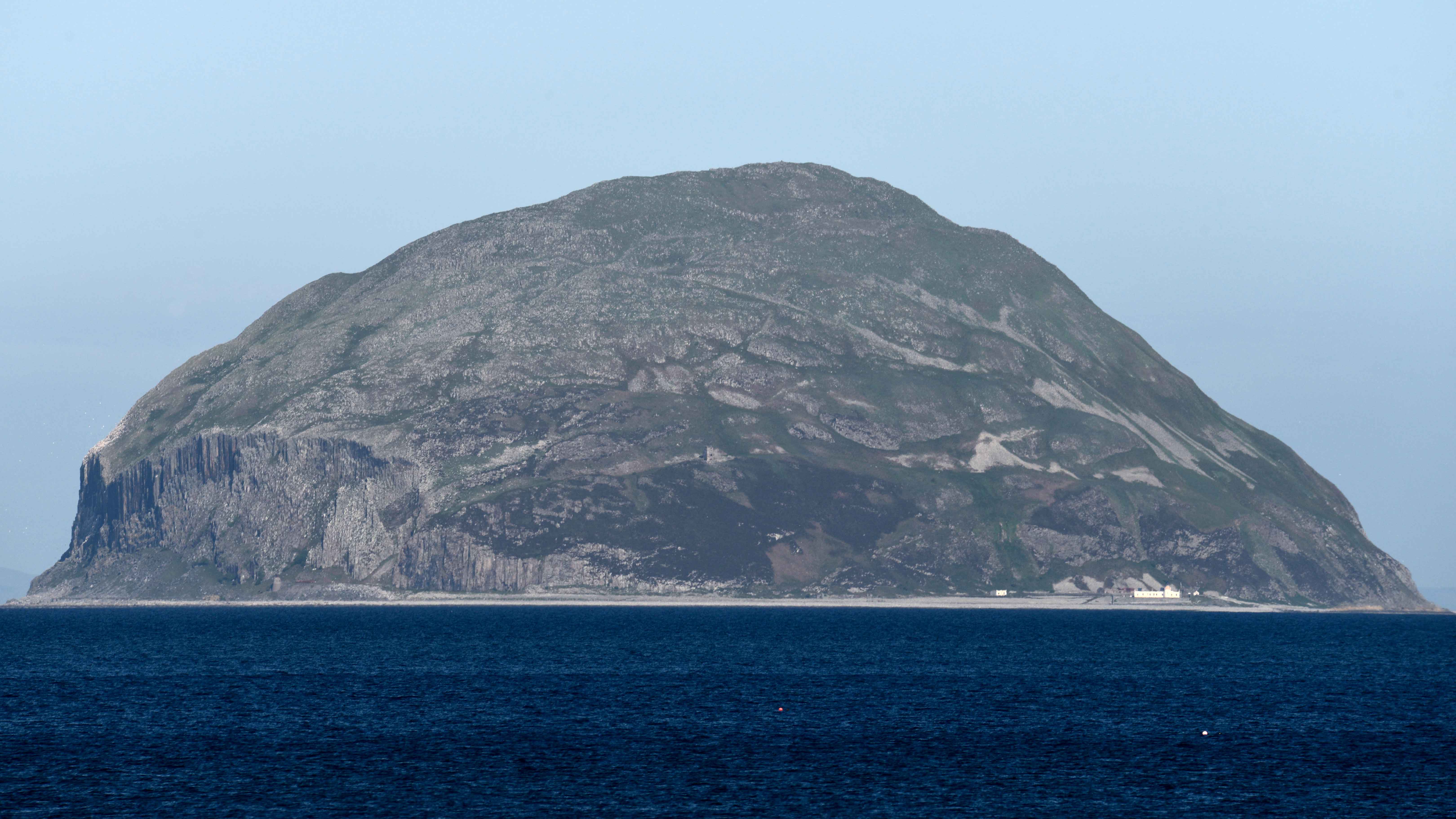 একটি নির্জন দ্বীপ এবং ৬০ মিলিয়ন বছরের পুরোনো রহস্য