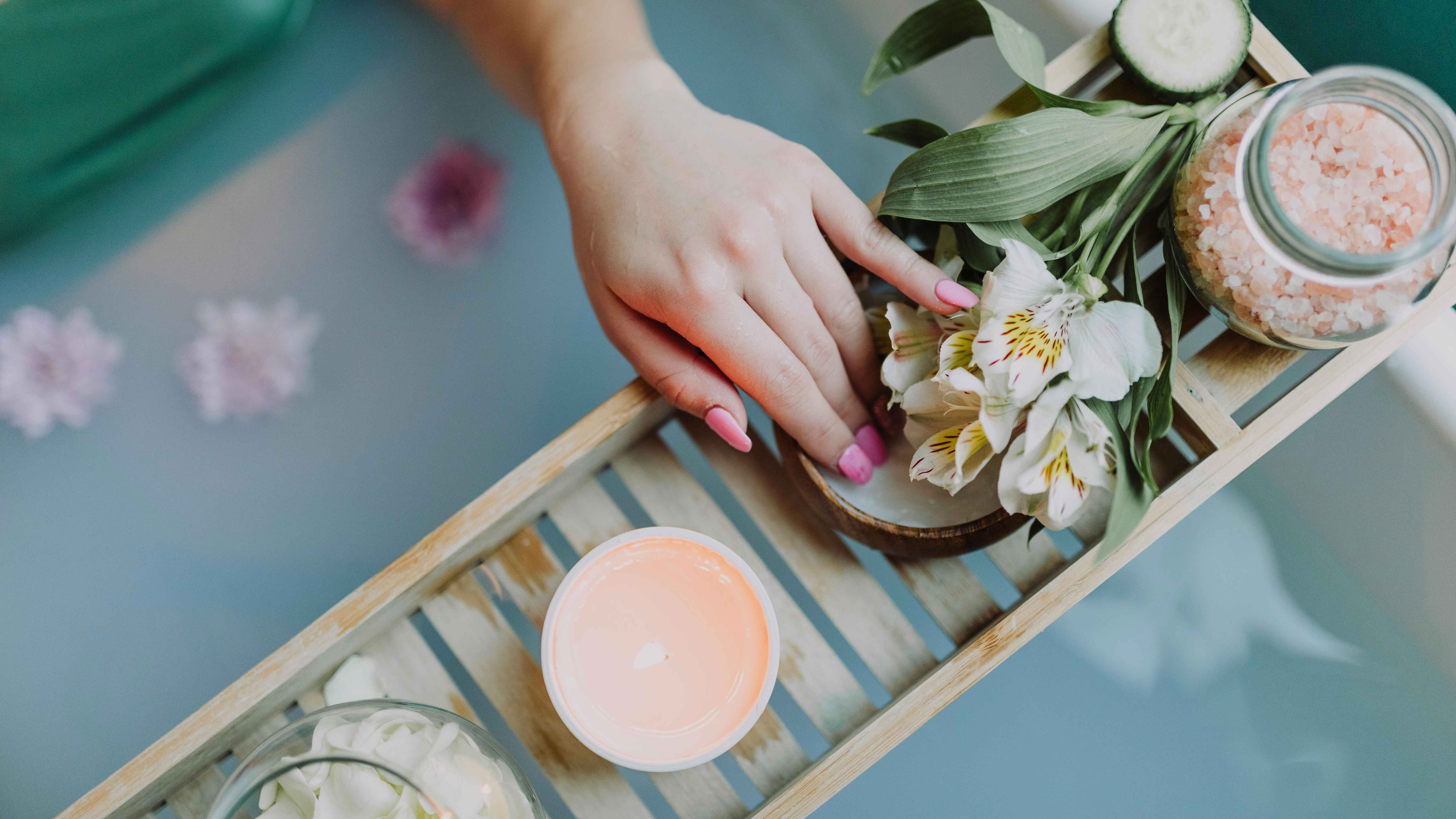 শরীর, ত্বক ও মন ভালো রাখবে এই গোলাপি স্ক্রাব