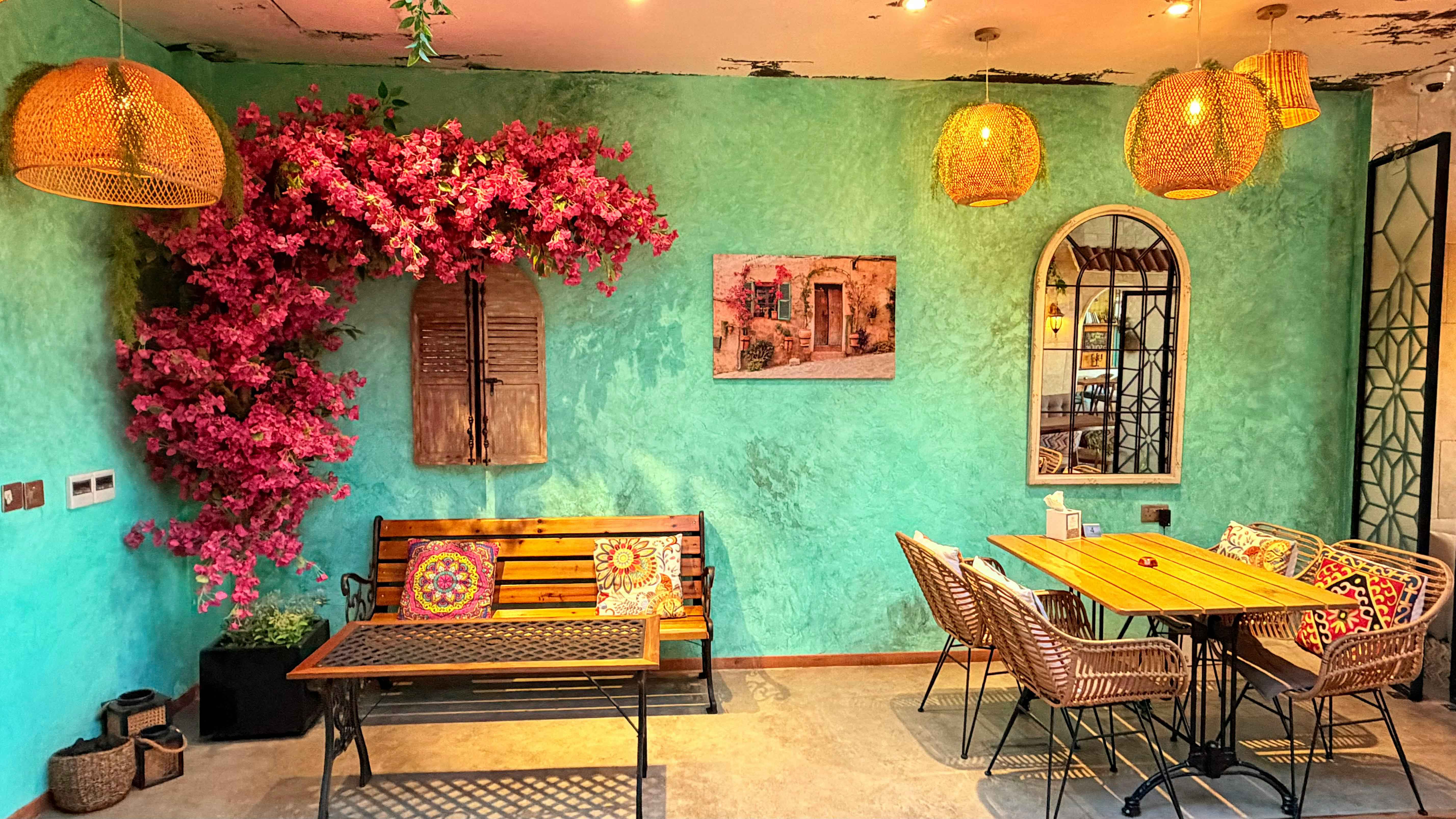 ডোপামিন ডেকর: যেভাবে ঘর সাজালে মন ভালো থাকবে