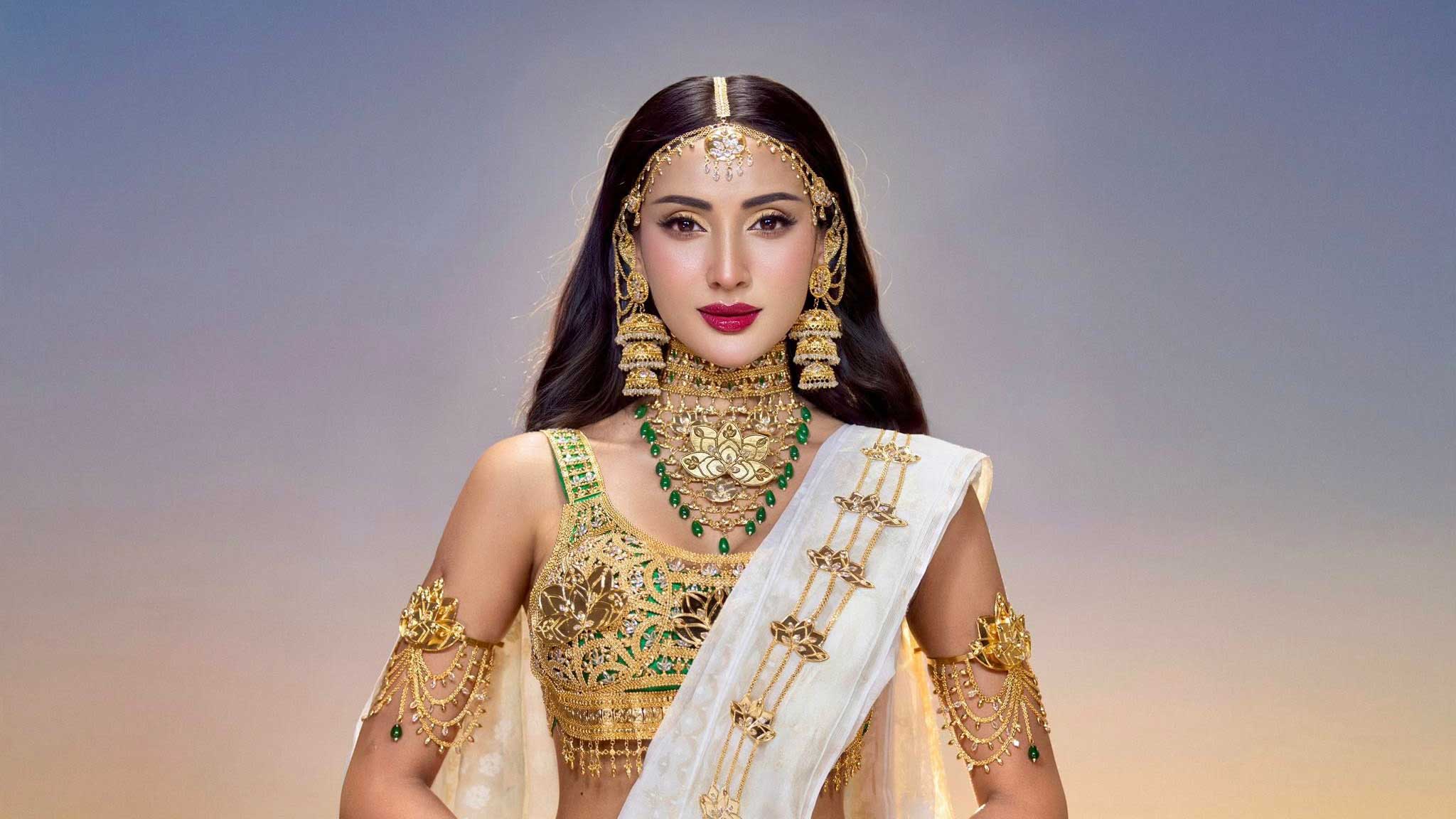 জাতীয় ফুল শাপলার রূপে বিশ্বসুন্দরীর মঞ্চে মিথিলা