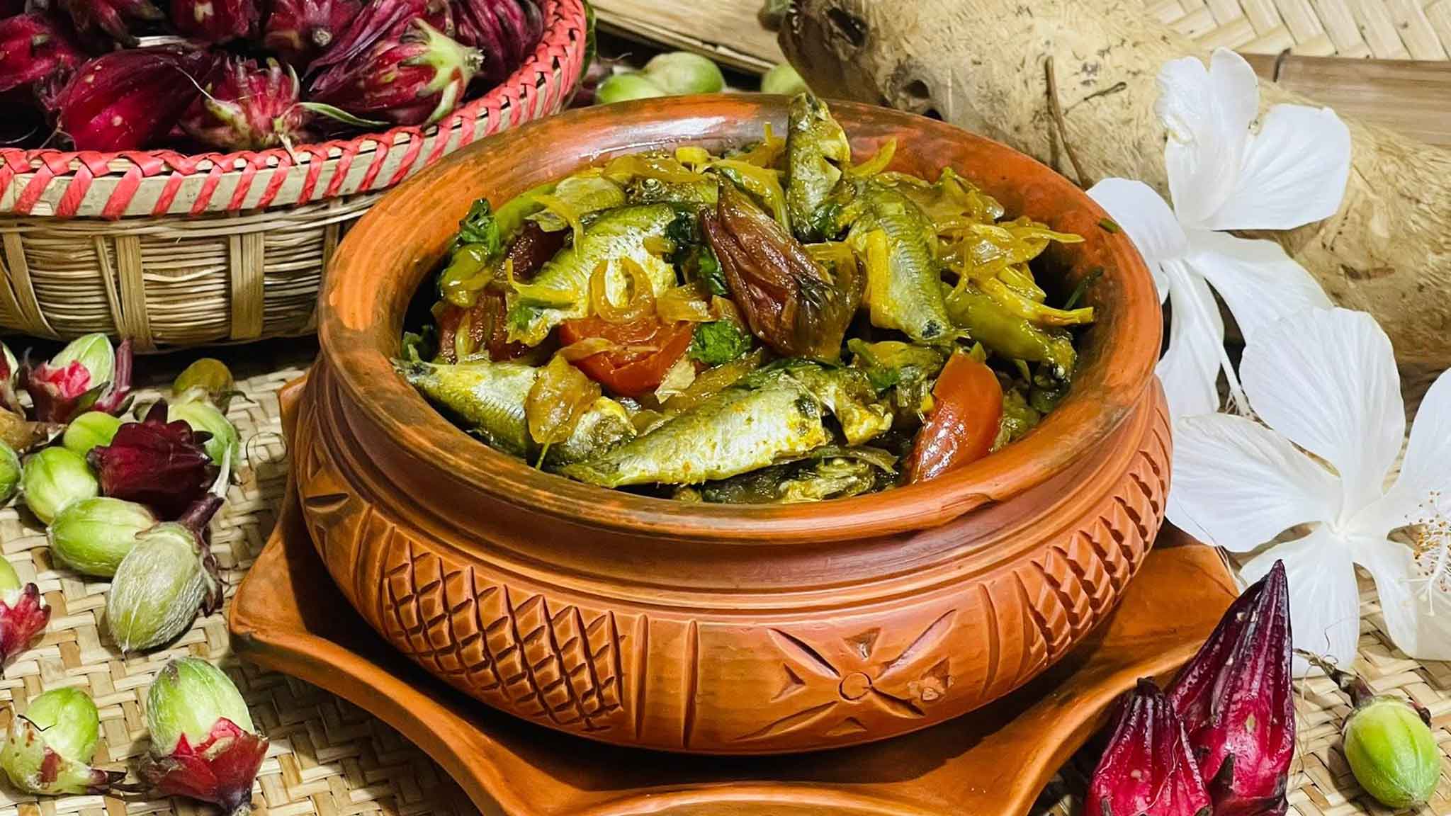 চুকাই ফুল দিয়ে পুঁটি মাছের চচ্চড়ি