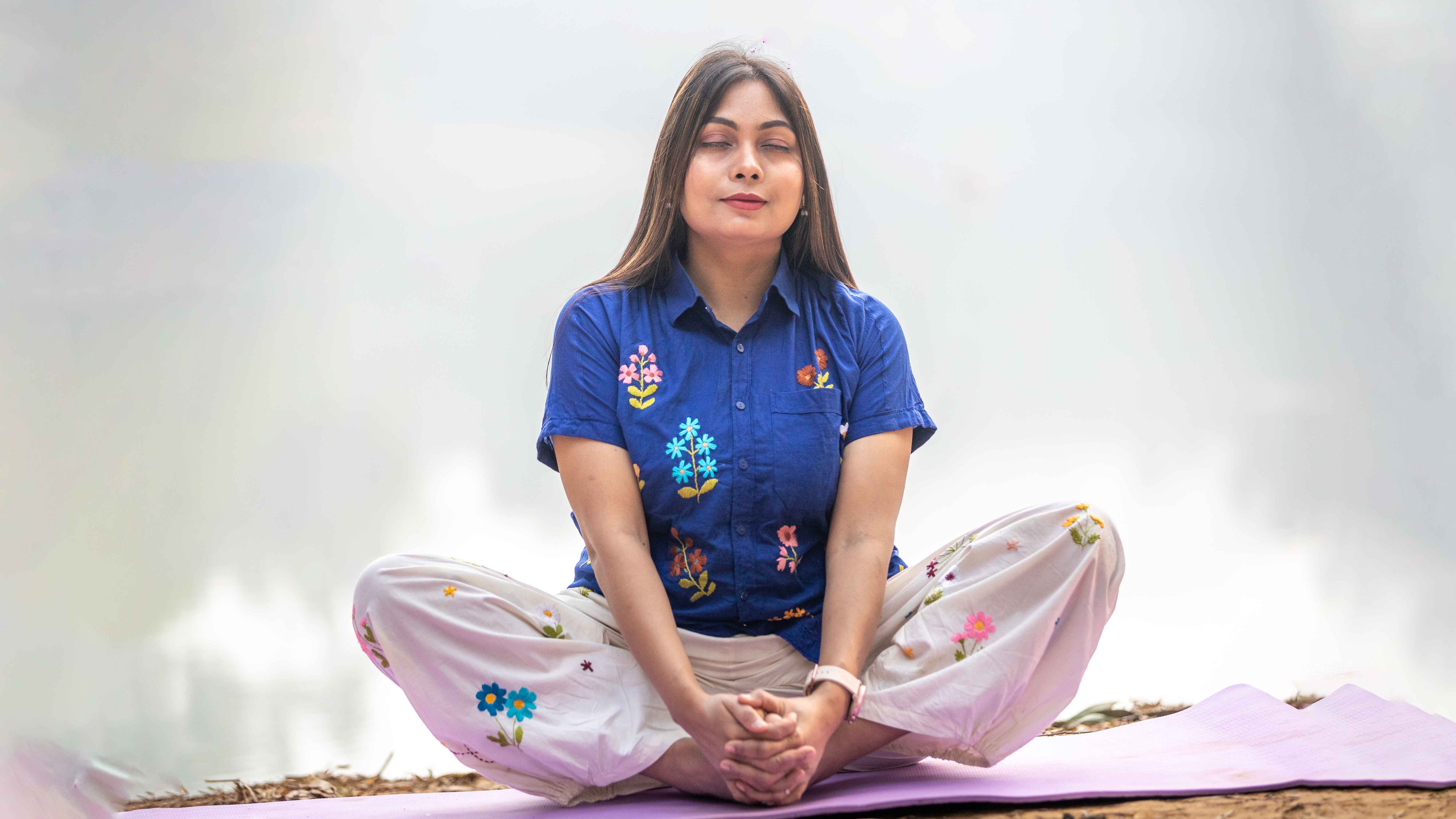 মানসিক চাপ কমাতে এবং ত্বক সুন্দর রাখতে প্রতিদিন প্রাণায়াম করুন