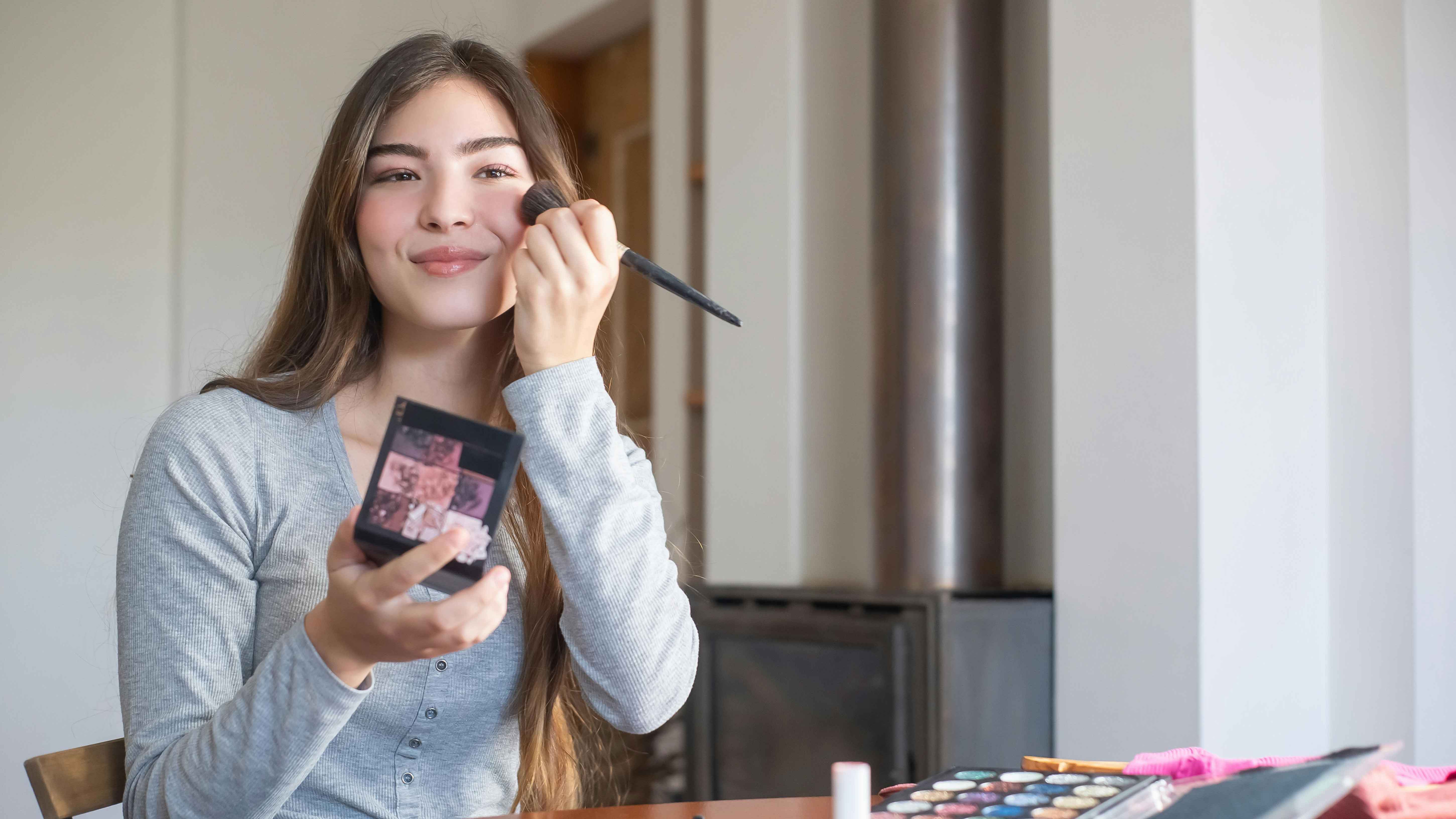 এই বসন্তে অফিসে তরতাজা থাকবেন যেভাবে