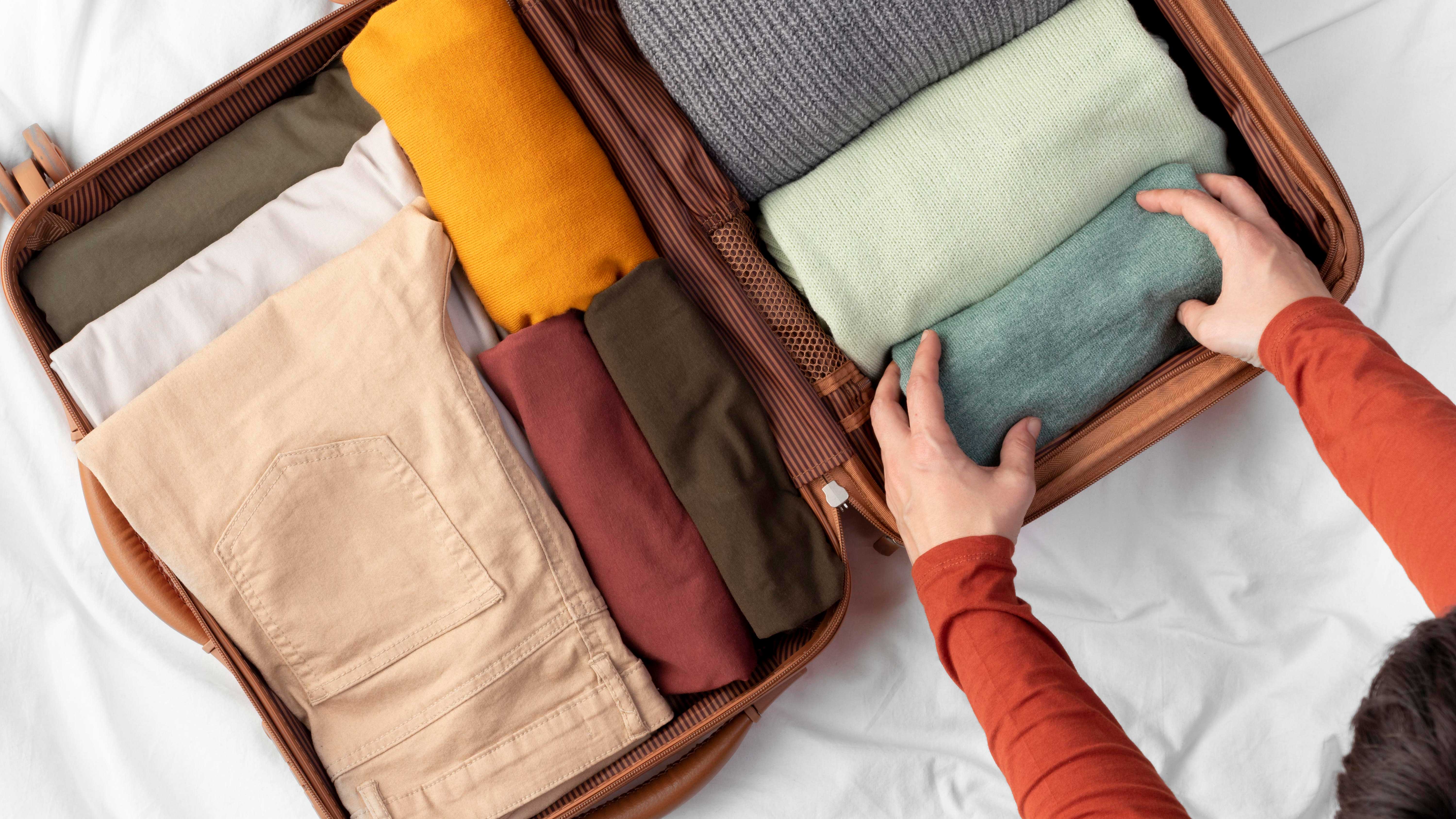 ভ্রমণে এক ব্যাগে সবকিছু রাখলে বিপদ হতে পারে, দেখে নিন কী করবেন