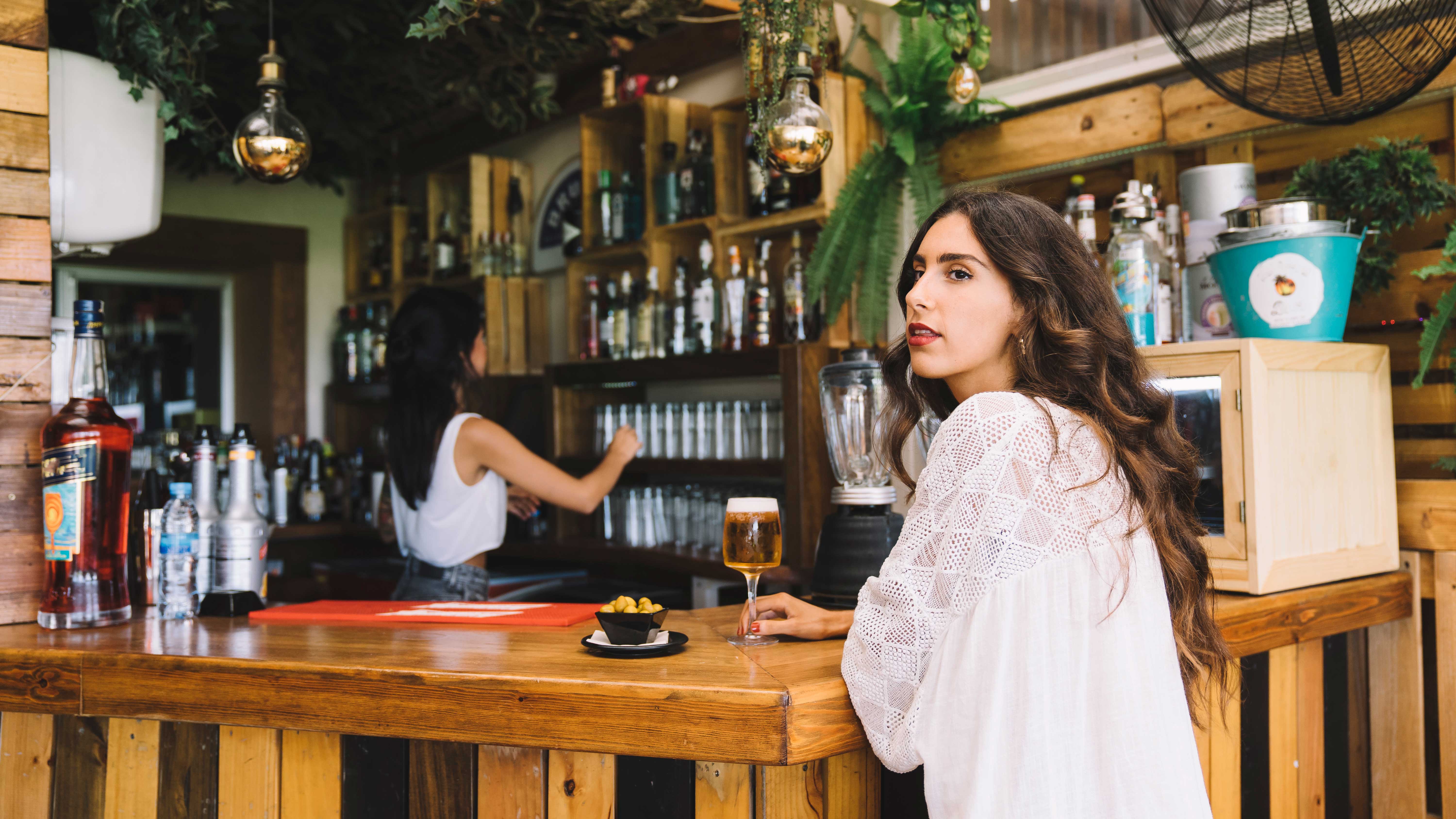 থাইল্যান্ড যে কারণে ৩০০ ডলার জরিমানা করতে পারে পর্যটকদের