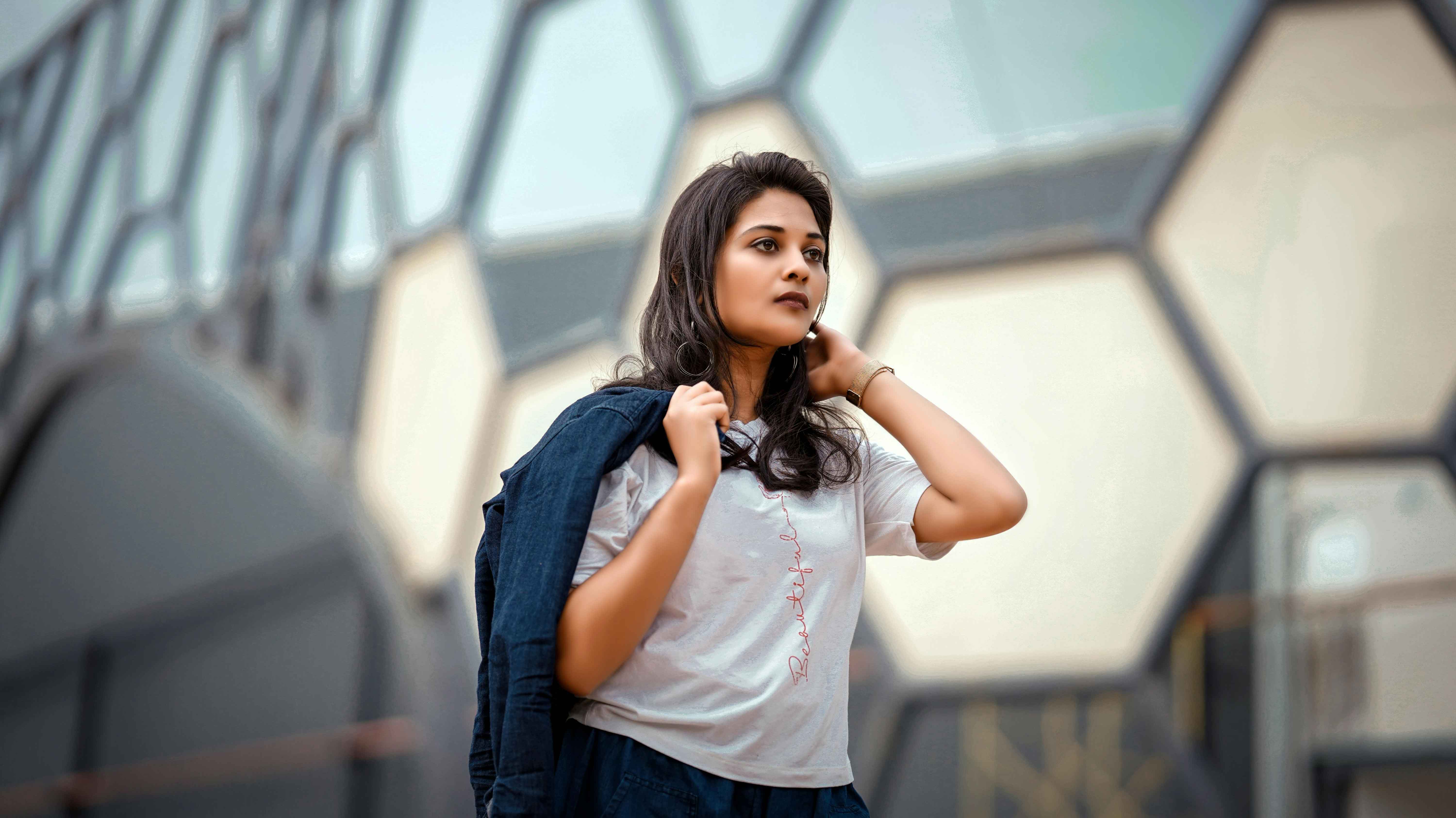 গরমে আরাম ও ফ্যাশনের সমন্বয় করবে স্টাইলিশ লেয়ারিং