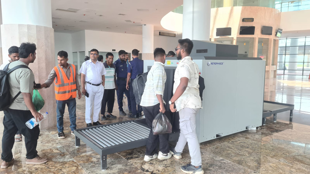 মাদক পাচার রোধে কক্সবাজার রেলস্টেশনে বসানো হয়েছে স্ক্যানার মেশিন
