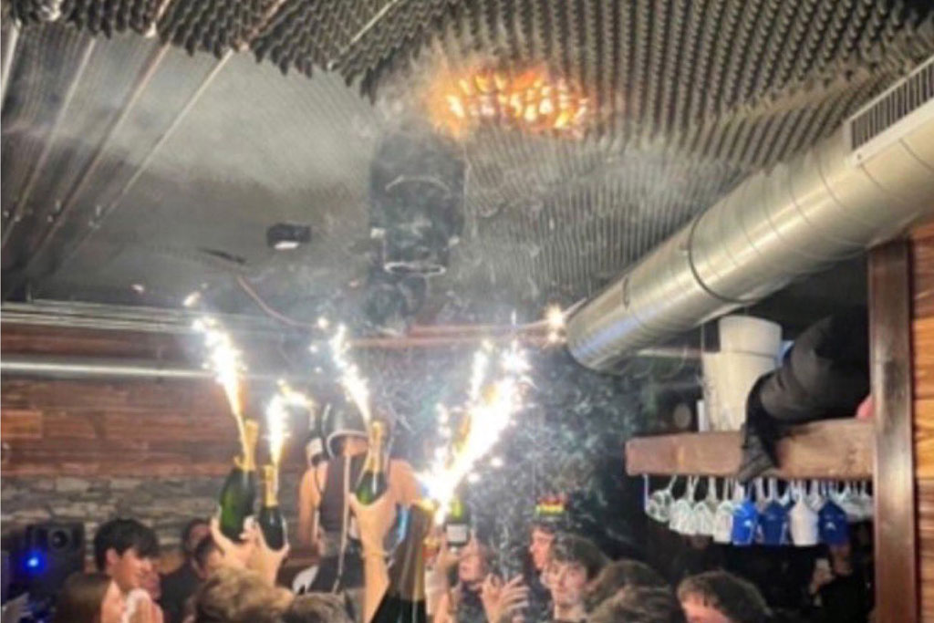 সুইজারল্যান্ডের বারে আগুনে মৃত্যু ৪০, দুর্ঘটনার কারণ শ্যাম্পেনের বোতলে লাগানো আতশবাজি