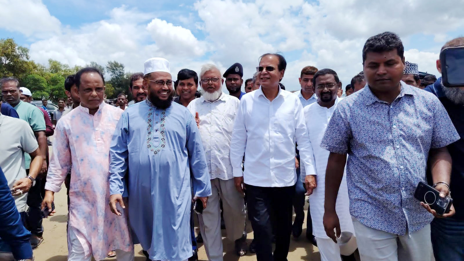 বাঁশখালীকে বন্যামুক্ত করার সব পদক্ষেপ নেওয়া হবে: ত্রাণমন্ত্রী