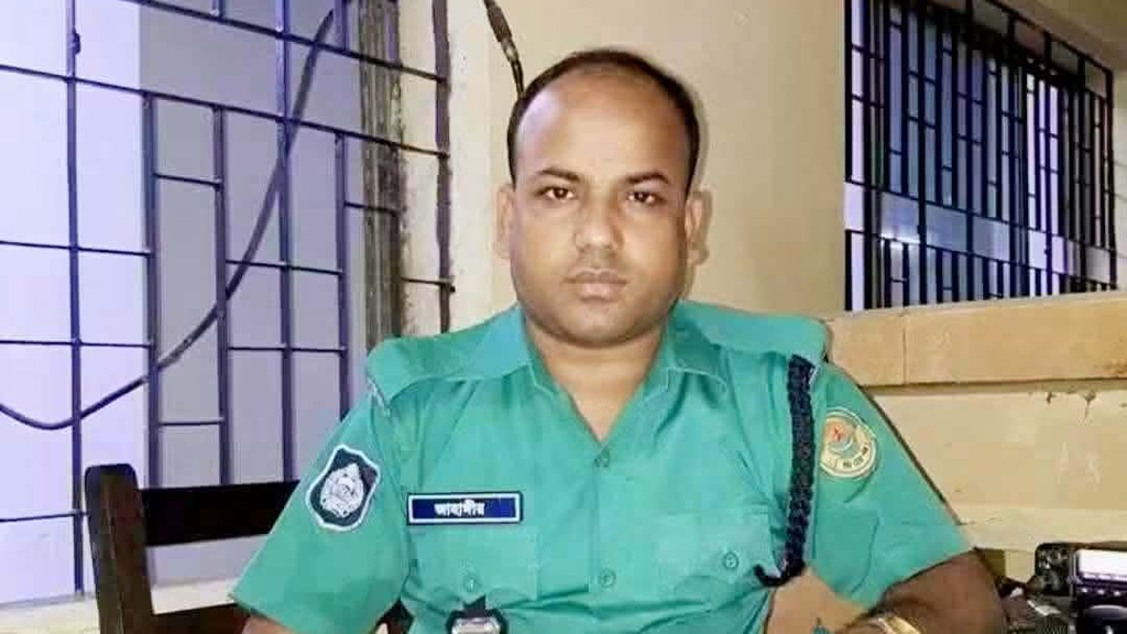 অটোরিকশার সঙ্গে পিকআপের সংঘর্ষ, পুলিশ সদস্য নিহত