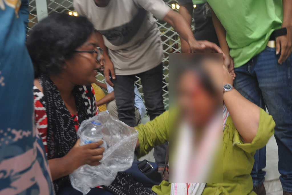 চট্টগ্রামে গণতান্ত্রিক ছাত্র জোট ও শাহবাগবিরোধী মঞ্চের সংঘর্ষ, আহত ১০