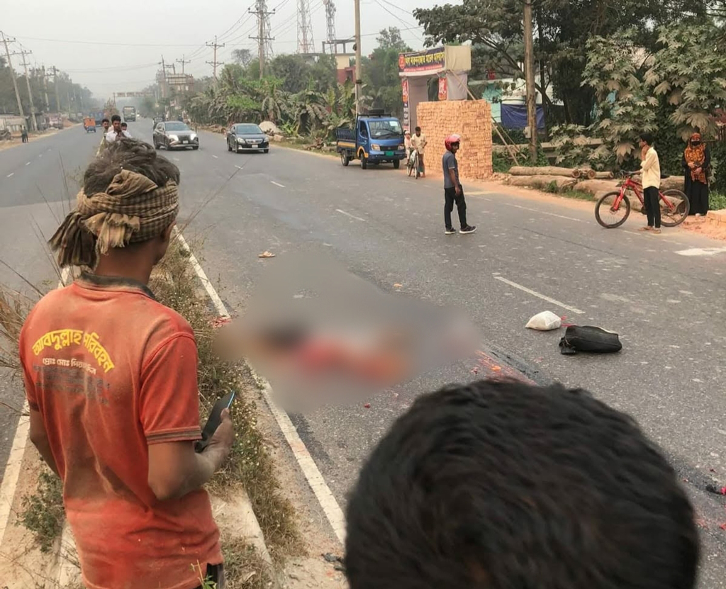 কুমিল্লায় ট্রাকচাপায় বৃদ্ধা ২ বোন নিহত