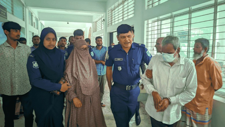 দুর্নীতির মামলায় স্ত্রীসহ কারাগারে ডিসি অফিসের কর্মচারী