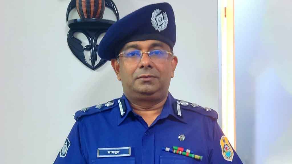পুলিশের অতিরিক্ত ডিআইজিকে মোবাইলে হুমকি, থানায় জিডি