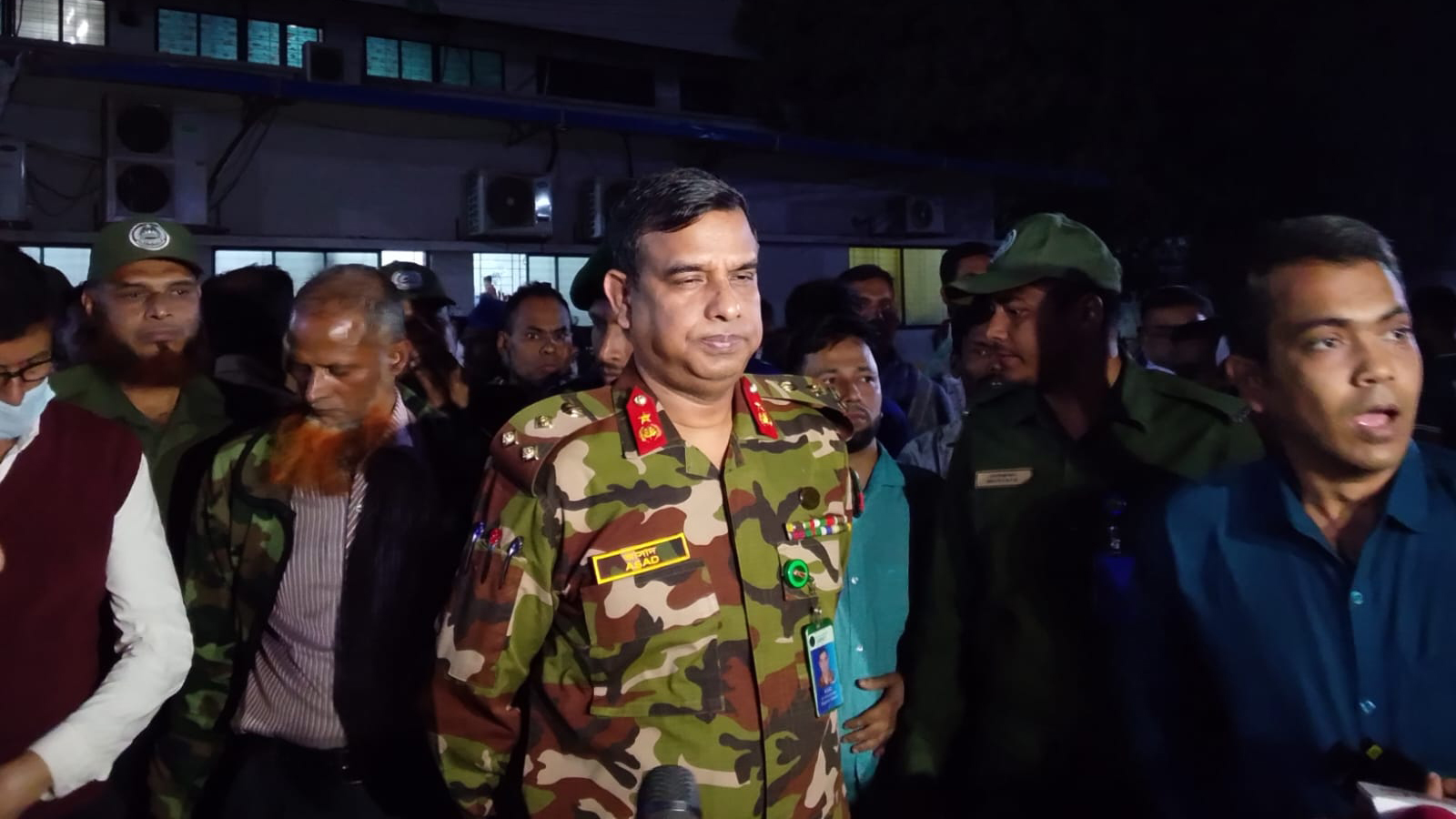 যমুনার সামনে আহতদের কেউ গুলিবিদ্ধ নয়: ঢামেক পরিচালক