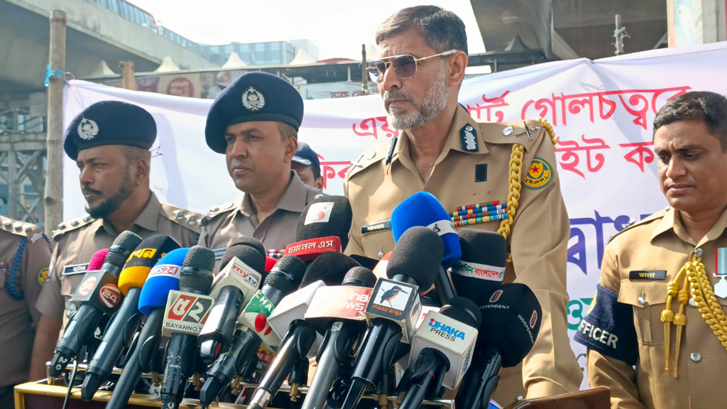 ছয় মাসের মধ্যে সড়কে পূর্ণাঙ্গ স্বয়ংক্রিয় মামলায় যাবে ডিএমপি: কমিশনার