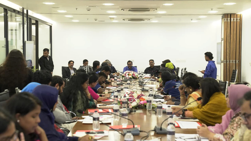 সুবিধাবঞ্চিত শিশুদের অধিকার রক্ষায় ডিএনসিসিতে গোলটেবিল বৈঠক