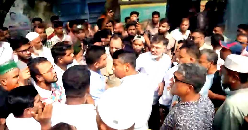 উত্তরখানে পরিচ্ছন্নতাকর্মীদের সঙ্গে স্থানীয়দের সংঘর্ষ, এমপি-ডিএনসিসি প্রশাসকের ওপর হামলার অভিযোগ