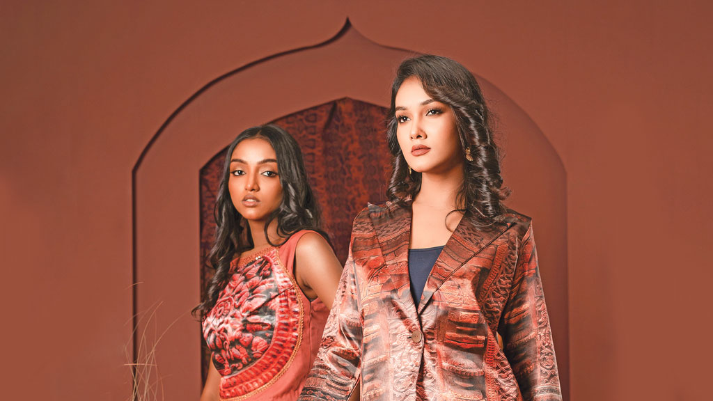 তরুণ প্রজন্মের নিরীক্ষামূলক পোশাকে টেরাকোটা