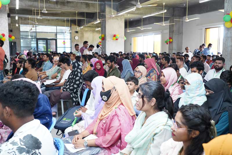 নবীন শিক্ষার্থীদের বরণ করল গ্রিন ইউনিভার্সিটি