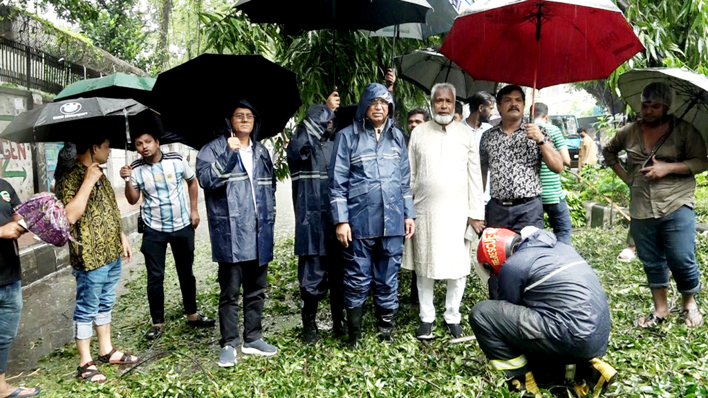 জলাবদ্ধতা দূর করে নগরজীবন স্বাভাবিক রাখতে সর্বোচ্চ চেষ্টা করছি: ডিএসসিসি প্রশাসক