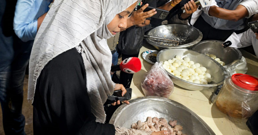 ঢাবির কলাভবন ক্যাফেটেরিয়ায় পচা মাংস