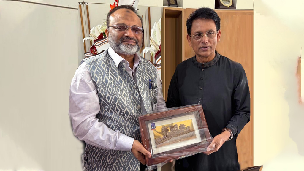 শিক্ষামন্ত্রীর সঙ্গে ঢাবি উপাচার্যের সৌজন্য সাক্ষাৎ