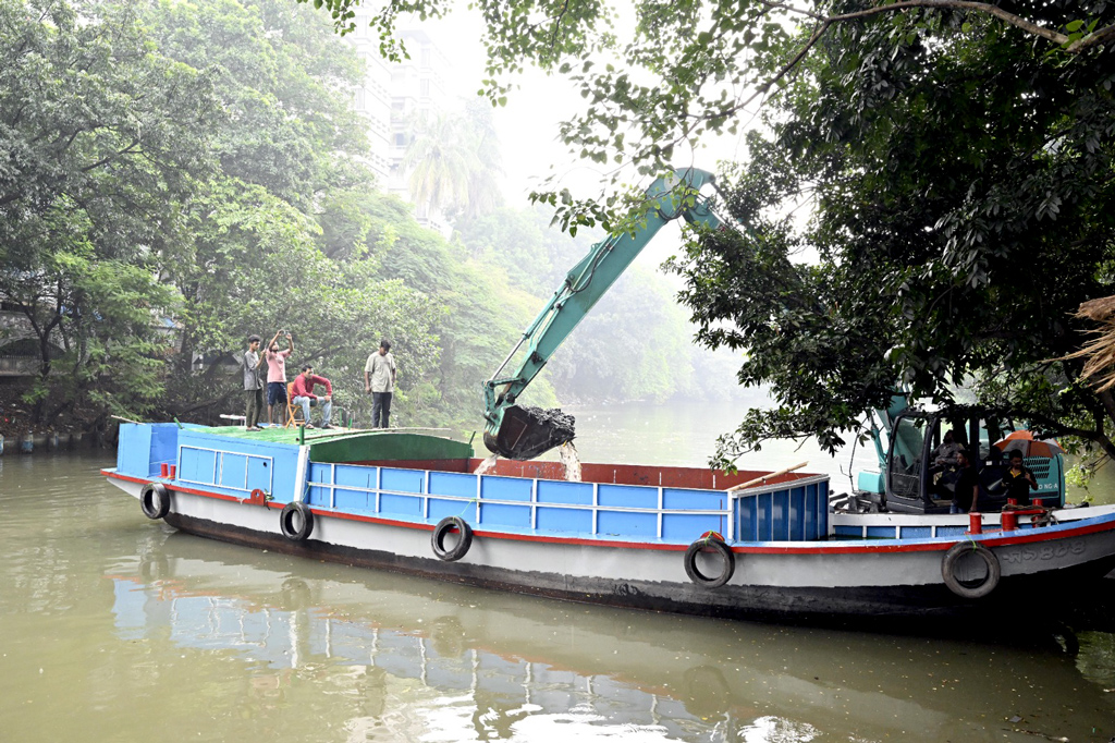 ধানমন্ডি লেক আধুনিকায়নে ৭৫ কোটি টাকার পরিকল্পনা, হবে ‘নজরুল সরোবর’
