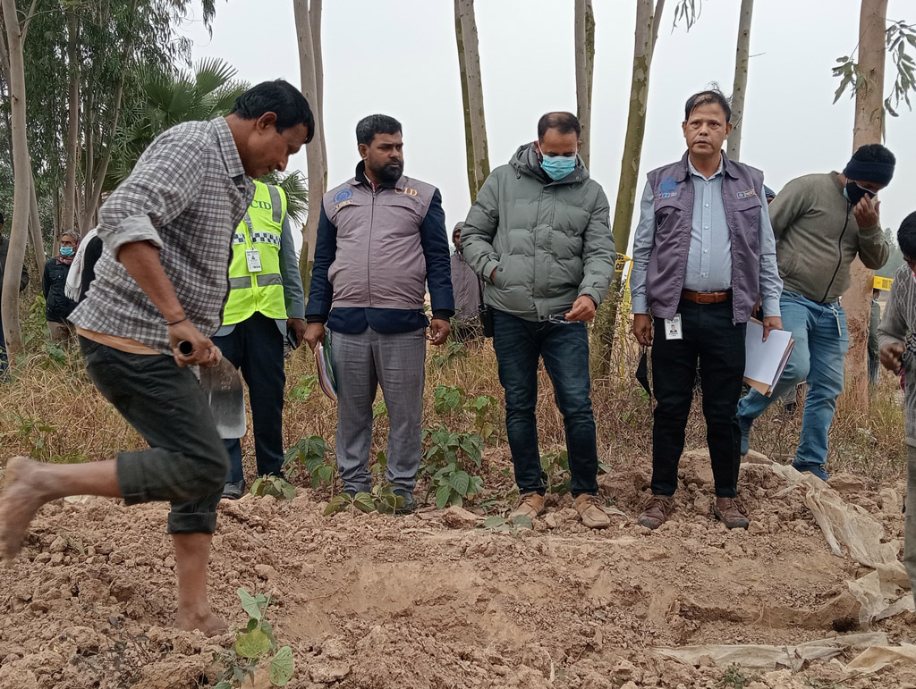 জুলাই-আগস্ট আন্দোলনে গুলিতে নিহত আশিকুলের মরদেহ কবর থেকে উত্তোলন