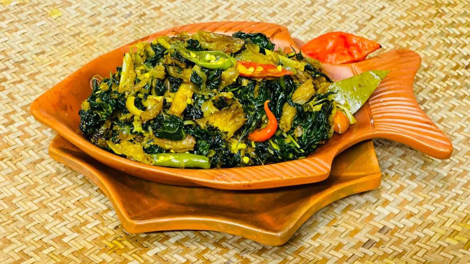 শুঁটকি দিয়ে তিতা পাটশাক