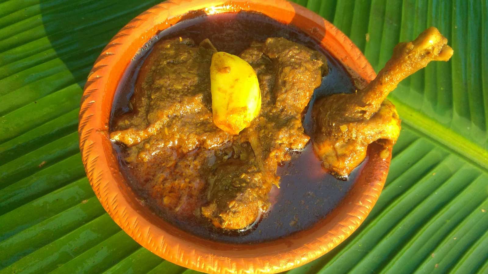 বাড়িতেই রেঁধে ফেলুন হাঁসের মাংস