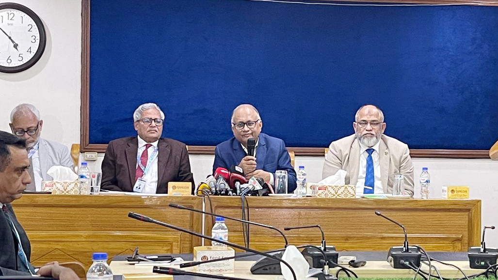 প্রার্থীদের হলফনামা ‘সন্দেহজনক’ হলে খতিয়ে দেখবে দুদক