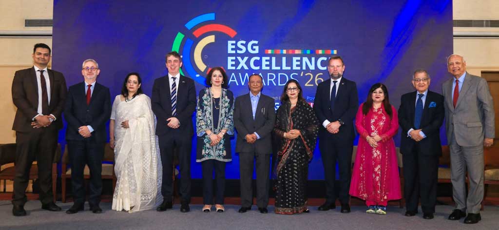 বাংলাদেশের প্রথম ইএসজি এক্সিলেন্স অ্যাওয়ার্ড পেল ৩ ব্যক্তি ও ৩২ প্রতিষ্ঠান