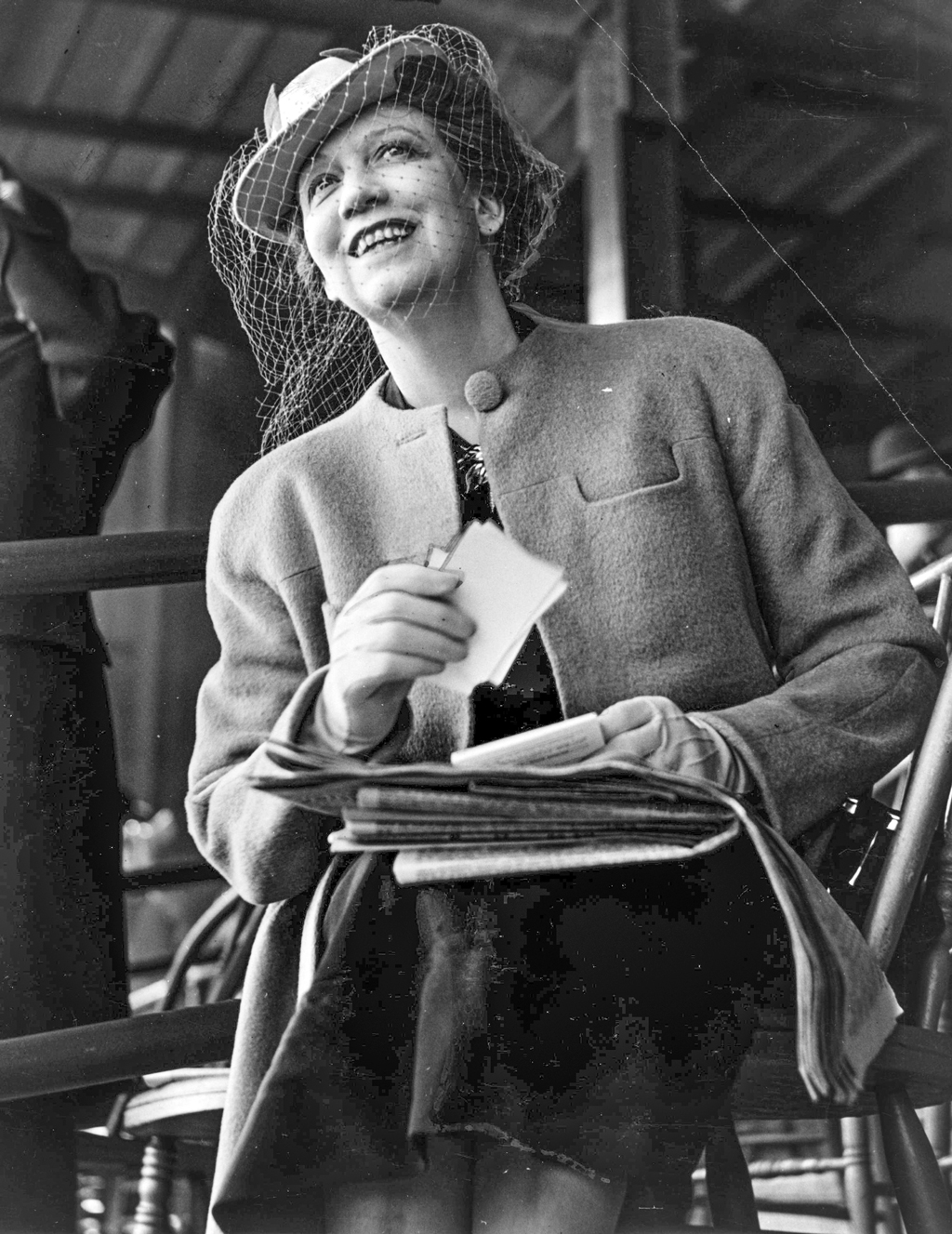 সৌন্দর্যশিল্পের মুকুটহীন সম্রাজ্ঞী এলিজাবেথ আরডেন