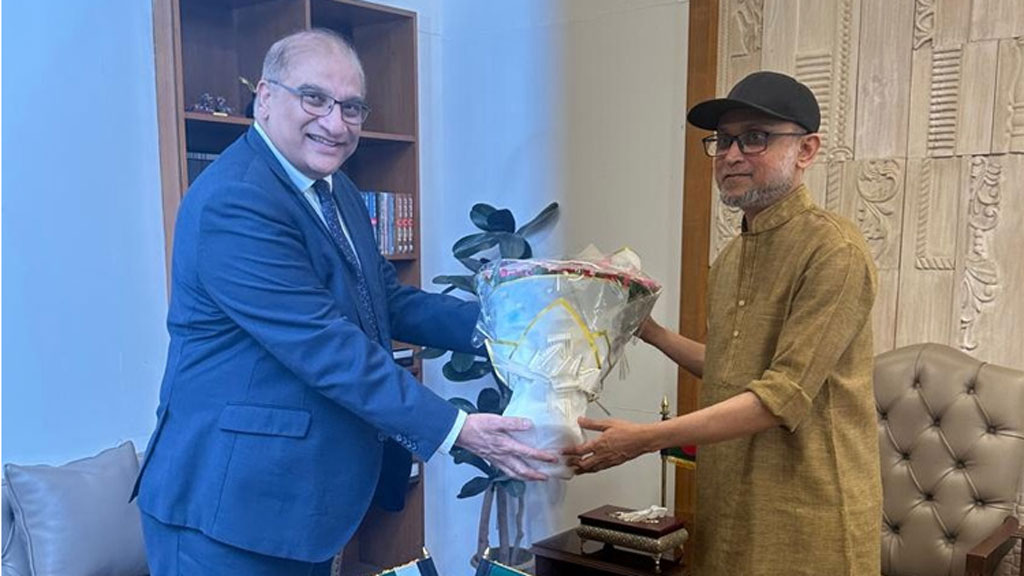 সংস্কৃতি উপদেষ্টার সঙ্গে পাকিস্তান হাইকমিশনারের সাক্ষাৎ