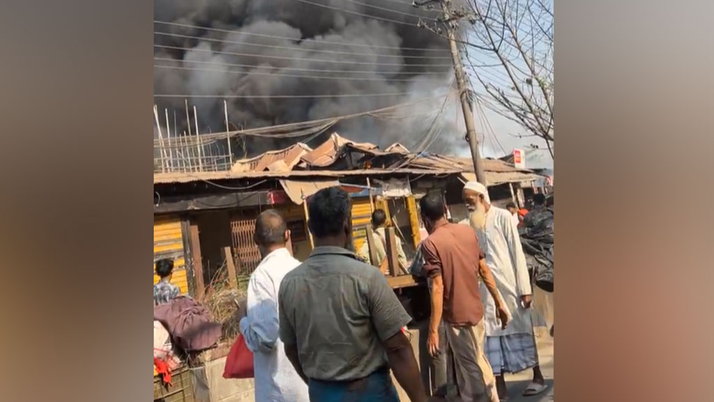 চট্টগ্রামে দোকানের গুদামে লাগা আগুন নিয়ন্ত্রণে