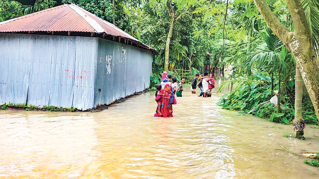 বন্যা পরিস্থিতি: ডুবছে নতুন নতুন এলাকা, ভোগান্তি