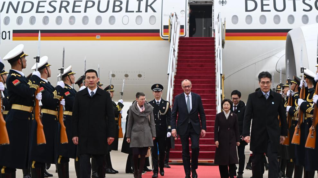বাণিজ্যিক সম্পর্ক আরও ঘনিষ্ঠ করার আশায় বেইজিংয়ে জার্মান চ্যান্সেলর