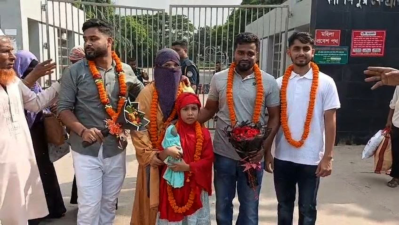 ফেনীর নুসরাত হত্যা মামলা: কাশিমপুর কারাগার থেকে মুক্তি পেলেন মনিসহ ৮ জন