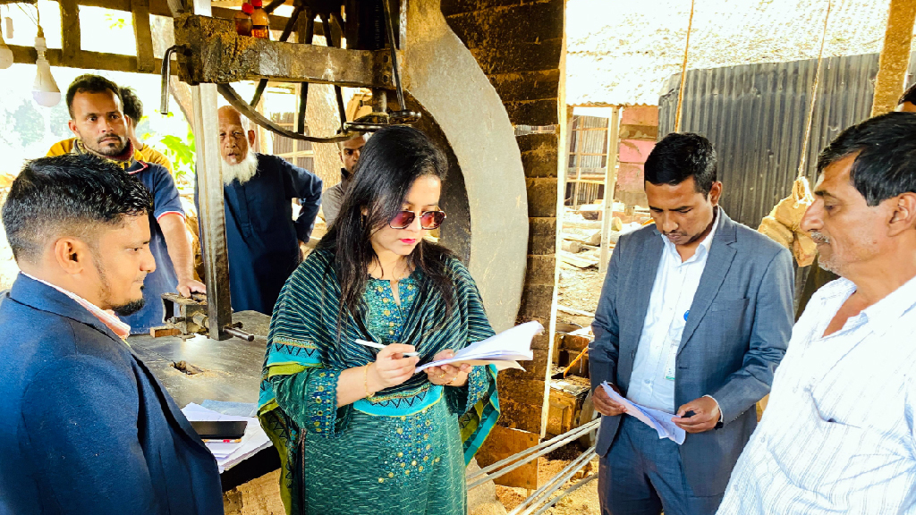 কালীগঞ্জে ৪ করাতকলের মালিককে জরিমানা