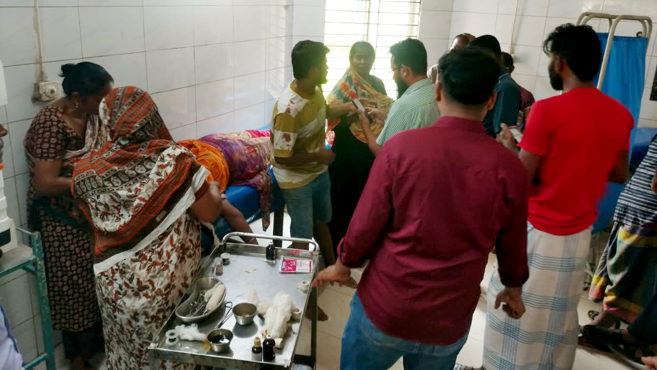 শ্রীপুরে রাস্তা নিয়ে দুই পক্ষের সংঘর্ষ, আহত ২০