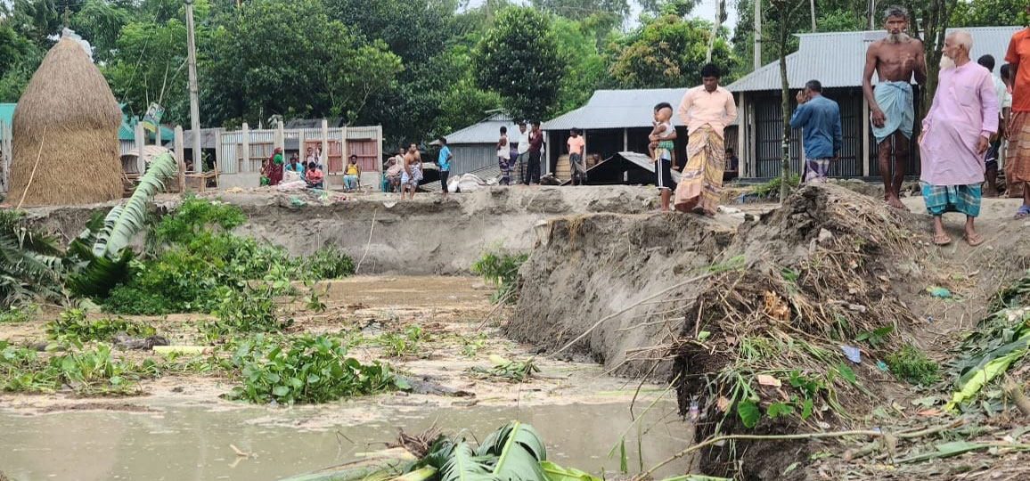 গত ২৪ ঘণ্টায় সুন্দরগঞ্জের অর্ধশতাধিক বসতবাড়ি তিস্তায় বিলীন