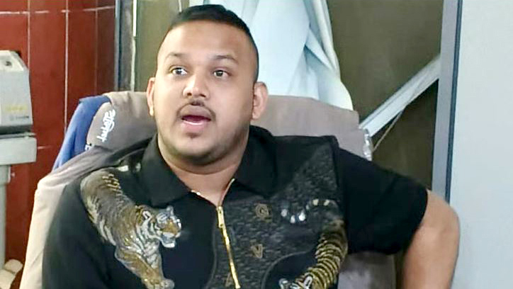 প্রিজন ভ্যানের তালা খুলে পিচ্চি রাজাকে প্রাইভেট কারে তুলে দেন এসআই প্রবীর: জিএমপি কমিশনার