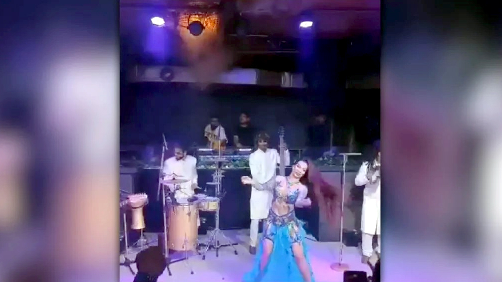 আগুন দেখে ‘মেহবুবা’ গান আরও জমে যায়—সেই আগুনই কেড়ে নিল ২৫ জনকে