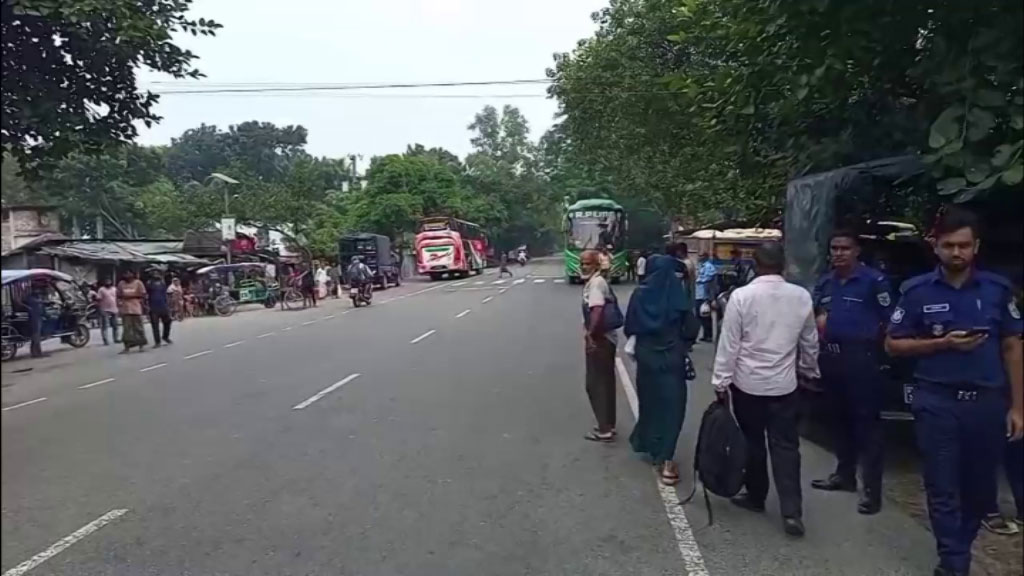 ঢাকা থেকে ফিরে বাড়ি পৌঁছানো হলো না বৃদ্ধ দম্পতির