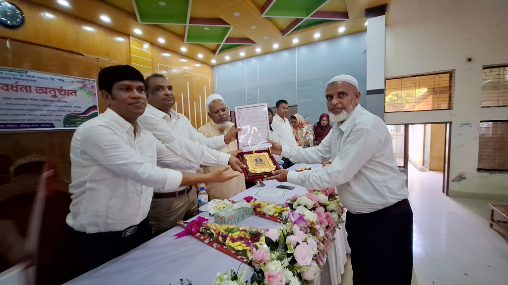 হবিগঞ্জে অবসরপ্রাপ্ত ৭৬ জন শিক্ষককে বিদায়ী সংবর্ধনা