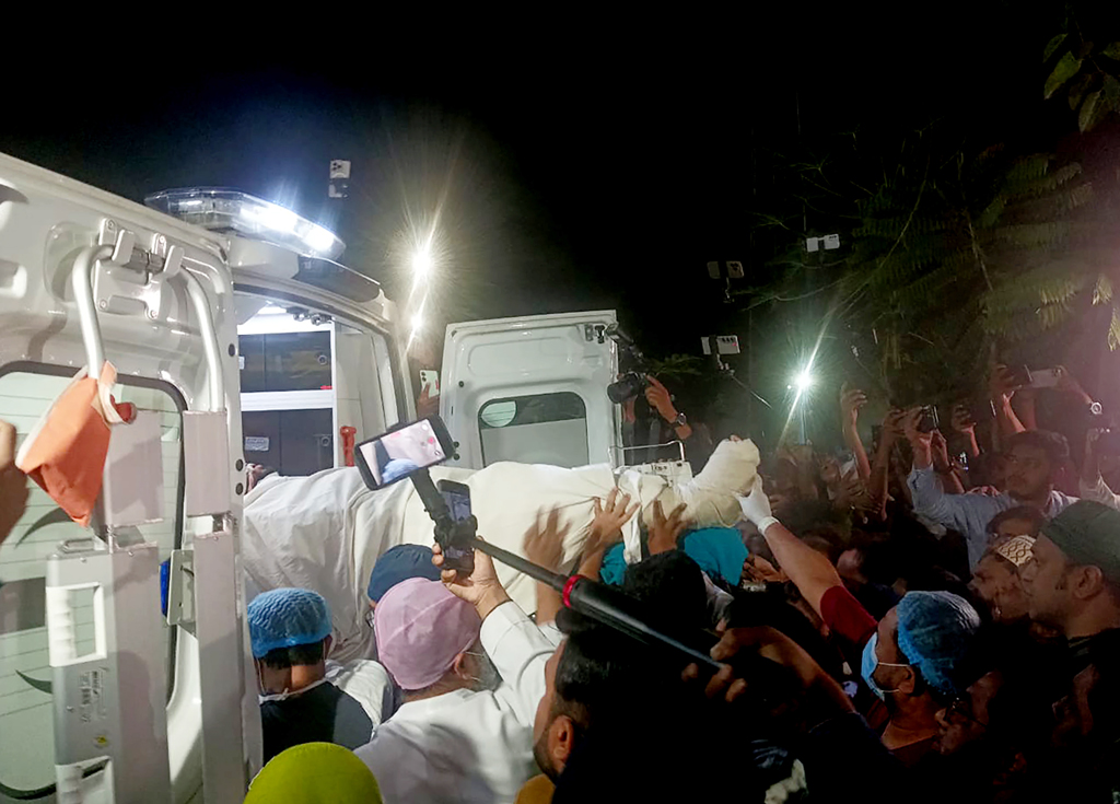 হাদির অবস্থা আশঙ্কাজনক, মস্তিষ্ক মারাত্মক ক্ষতিগ্রস্ত, ফুসফুসেও আঘাত: মেডিকেল বোর্ড