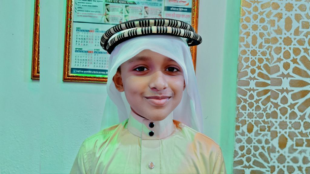 মাত্র ৮ মাস ১৫ দিনে হাফেজ হলো হবিগঞ্জের ৭ বছরের শিশু